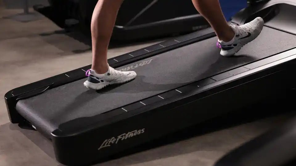 Life Fitness Integrity+ Treadmill w/ SE4 Console