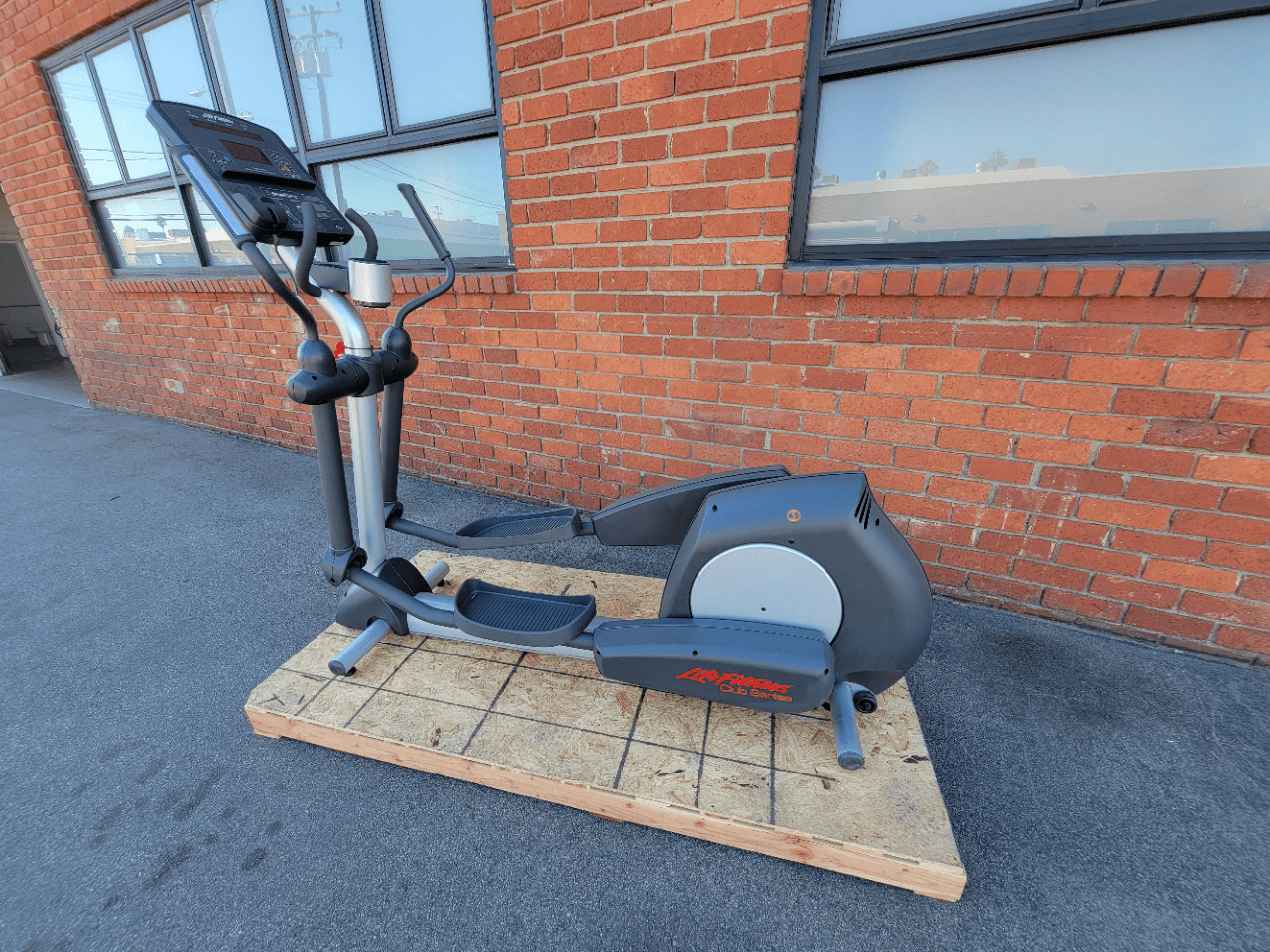 Life fitness 9500hr elliptical cross trainer sale