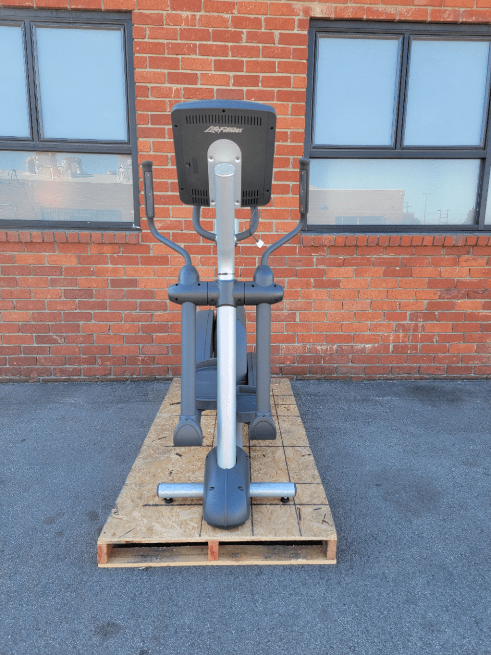 Life Fitness Club Series Elliptical Cross Trainer CSX Refurbished