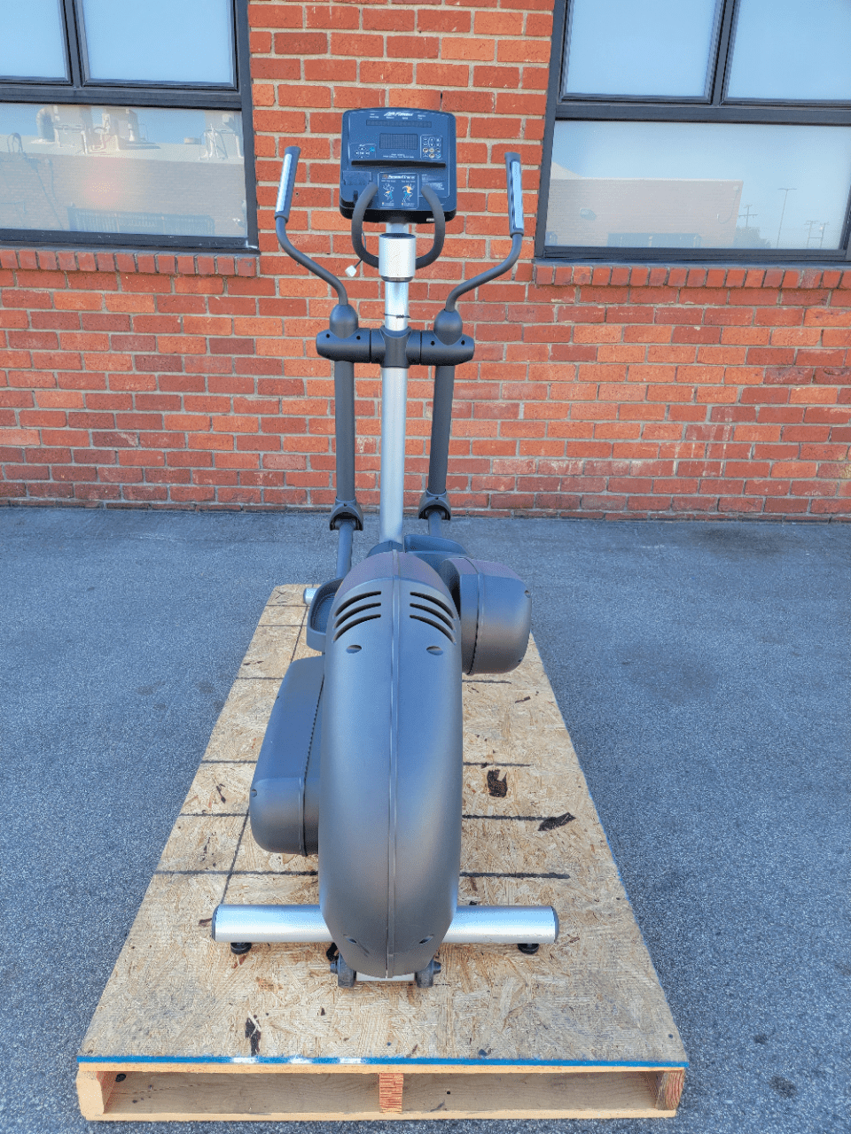 Used life fitness elliptical hotsell