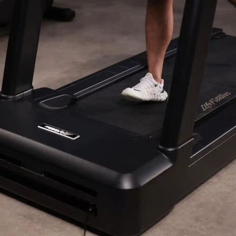 Life Fitness Integrity+ Treadmill w/ SE4 Console