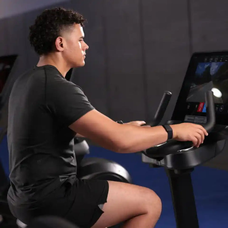 Life Fitness Integrity + Upright Lifecycle Bike