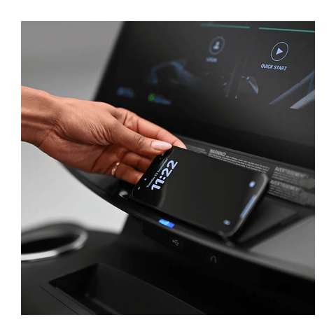 Life Fitness Club Series+ Treadmil w/ SL Console - New for 2026