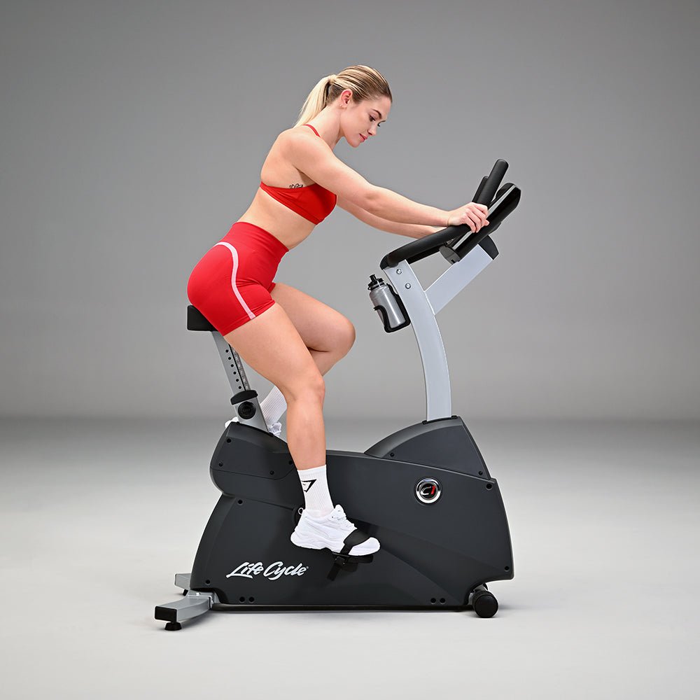 Life Fitness C1 Lifecycle Exercise Bike w/ Go Console
