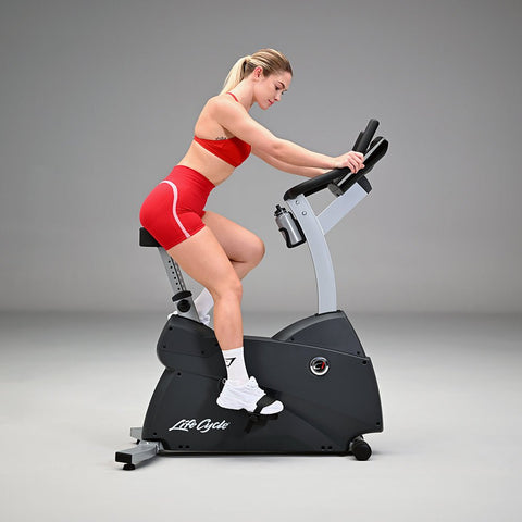 Life Fitness C1 Lifecycle Exercise Bike w/ Go Console