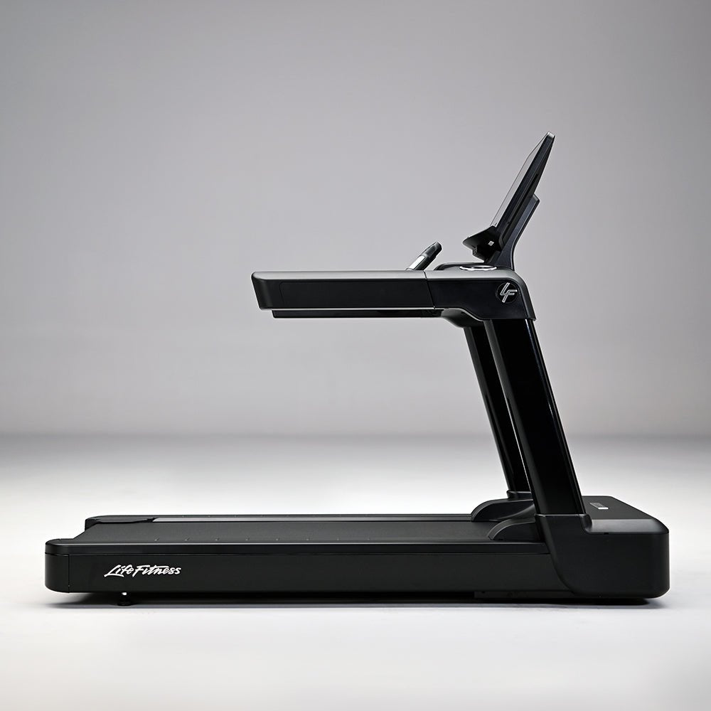 Life Fitness Club Series+ Treadmill w/ SL Console