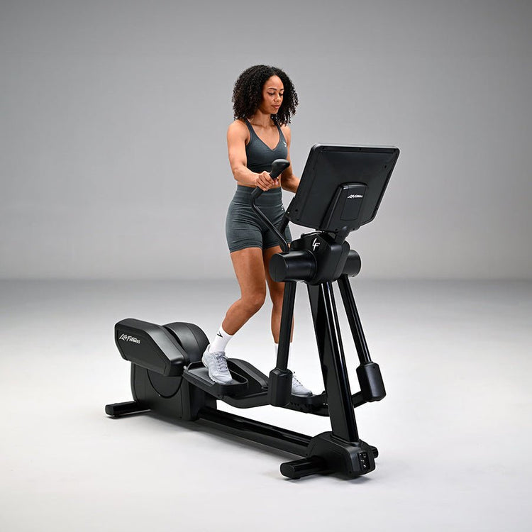 Life Fitness Club Series+ Elliptical Cross-Trainer w/ SL Console