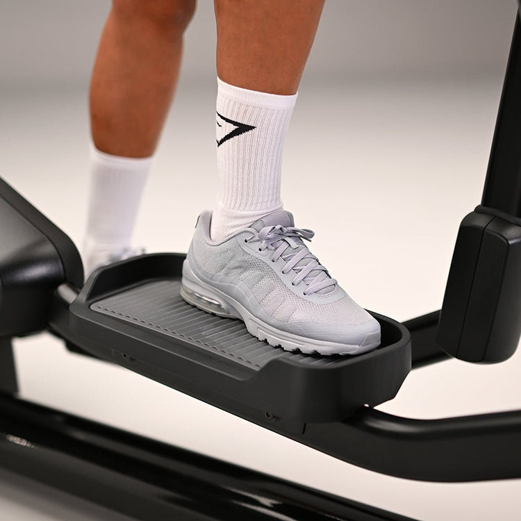 Life Fitness Club Series+ Elliptical Cross-Trainer w/ SL Console