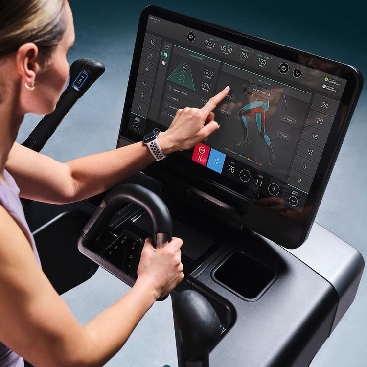 Life Fitness Home Symbio Incline Elliptical with SE4 - 24" Console