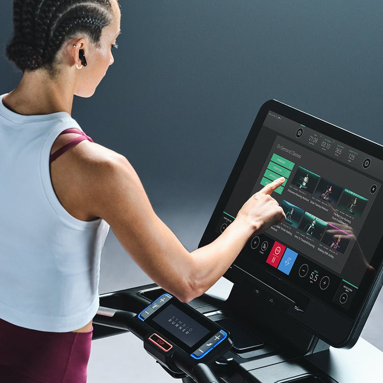 Life Fitness Home Symbio Runner with SE4 - 24" Console