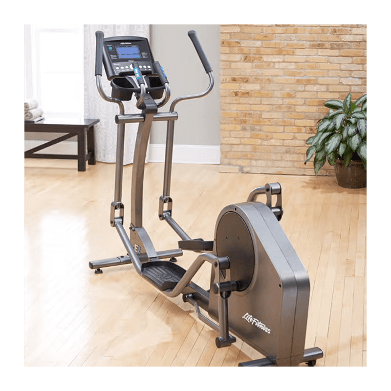 Life Fitness E1 Elliptical Cross-Trainer w/ Go Console
