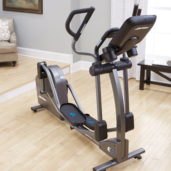 Life Fitness E3 Elliptical Cross-Trainer w/ Go Console